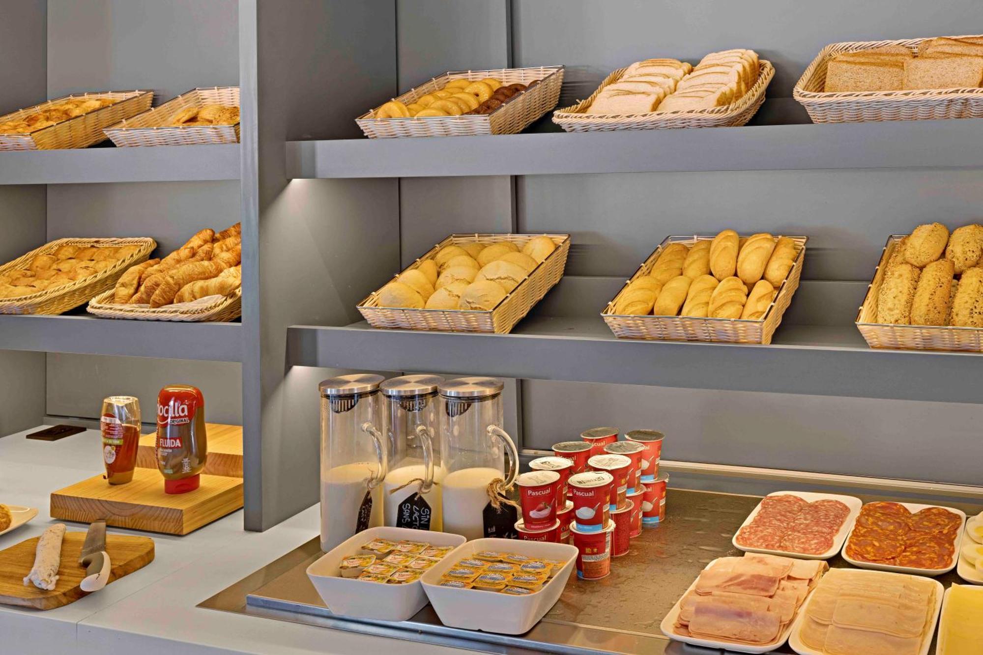 B&B Hotel Figueres Figueres  Eksteriør bilde